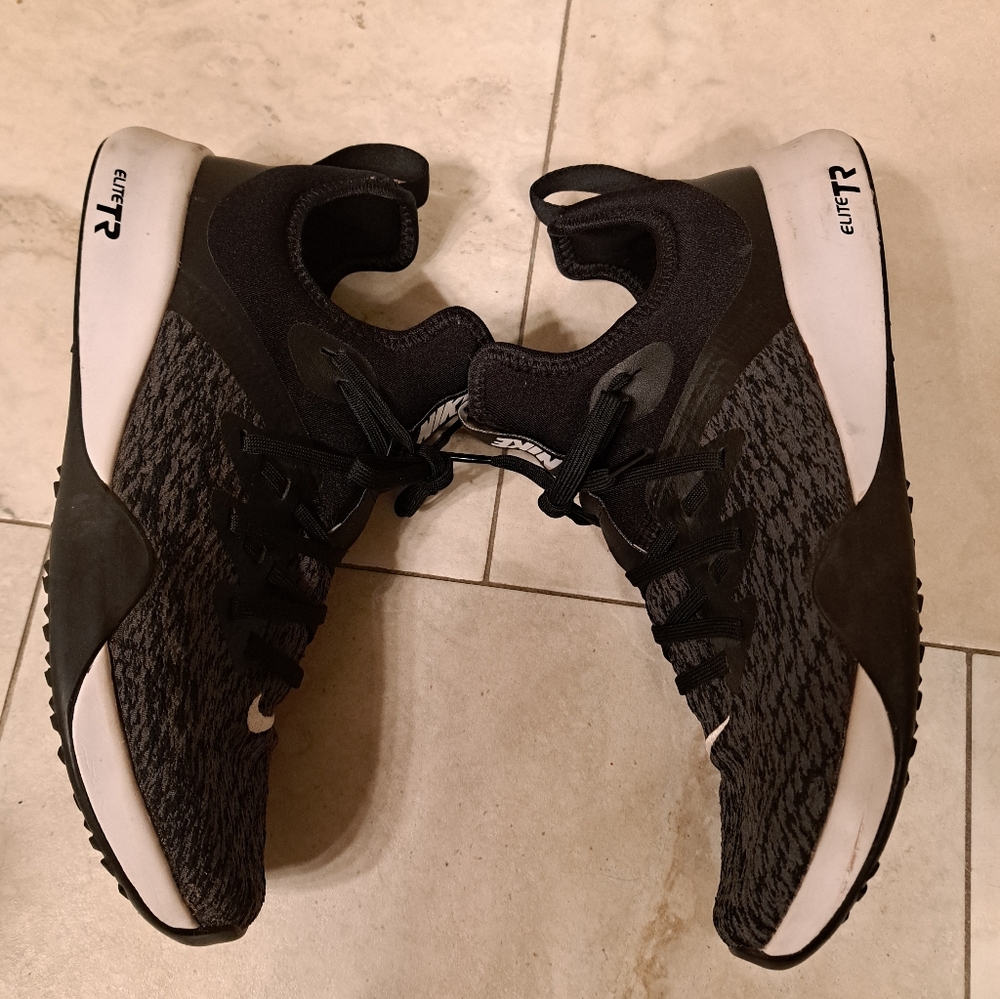 Nike ELITE TR Womens Running Shoes